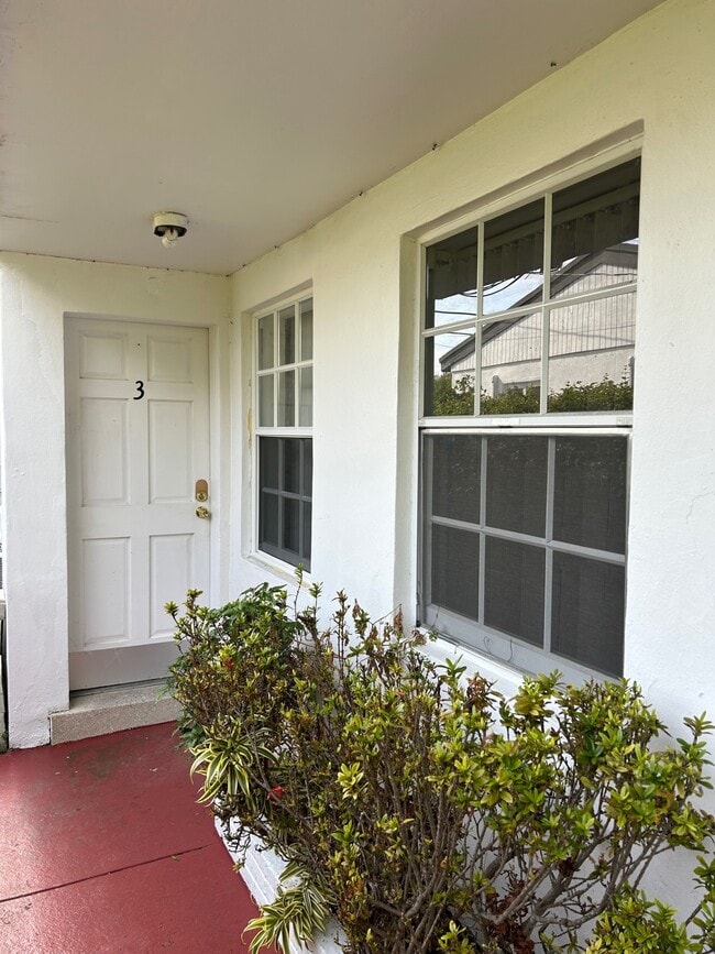 Photo - 1948 NE 172nd St Unidad 3