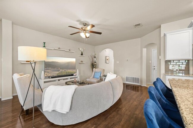 Photo - 129 Hematite Ln