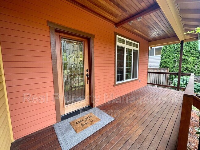 Photo - 315 N 155th St