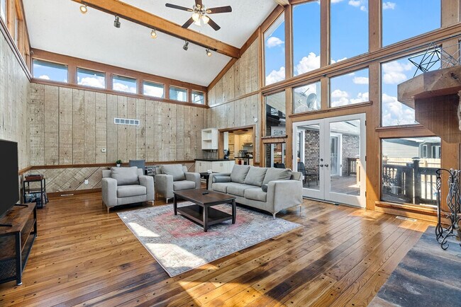 Photo - 5382 Kings Park Dr Unit SI ID1472891P