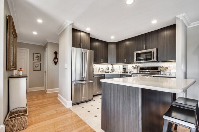 Kitchen-2 br - Heritage House