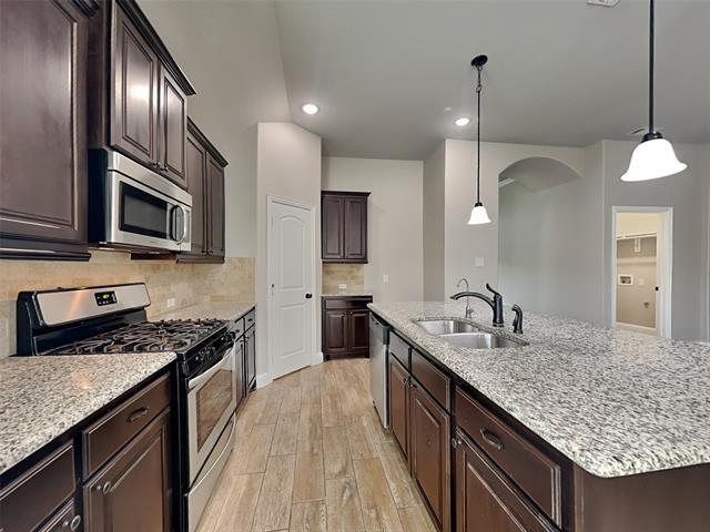 Photo - 900 McLynn Ct