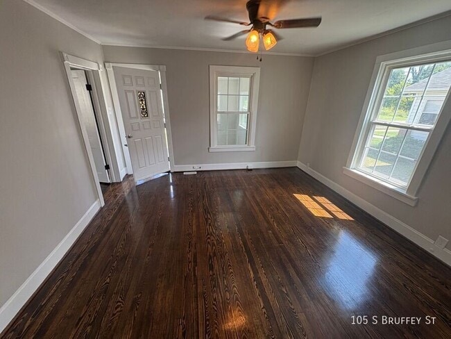 105 S Bruffey St