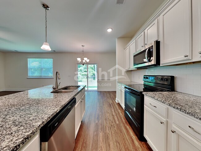 Photo - 418 E Main St