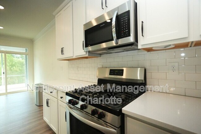 Photo - 4016 Rothwood Ln