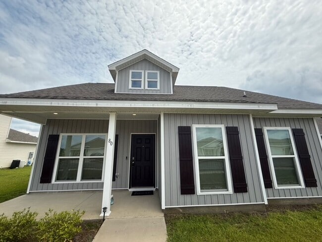 Building Photo - Beautiful 3/2 Single Family house with 2 car garage