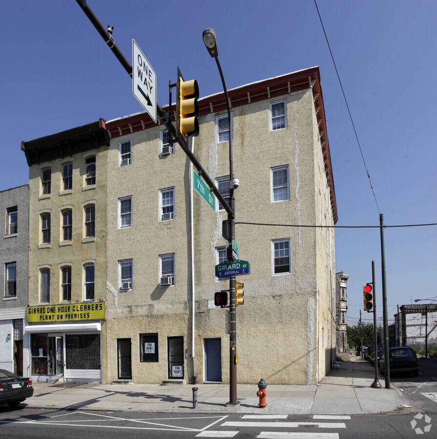 Foto principal - 701-703 W Girard Ave