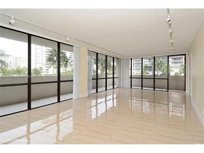 Building Photo - 2049 S Ocean Dr Unit 210 Rental