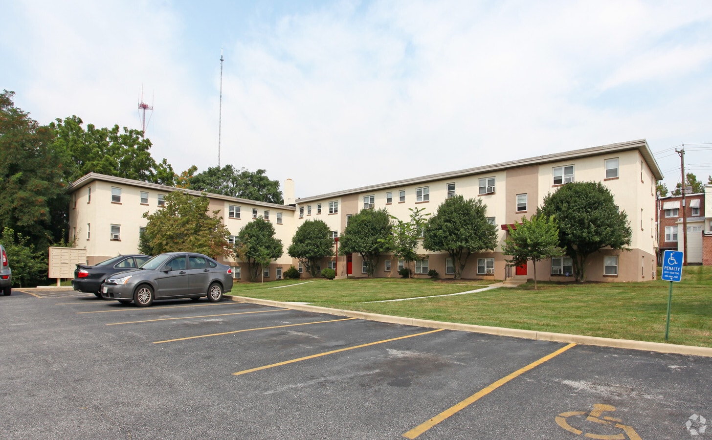 Edgehill Apartments - Edgehill Apartments