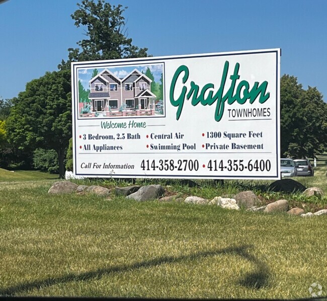 Building Photo - 3 Bedroom 2 1/2 Bath Townhome