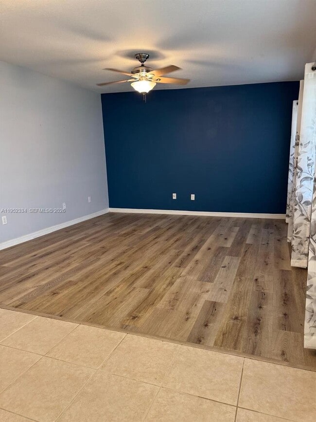 Photo - 910 SW Airoso Blvd