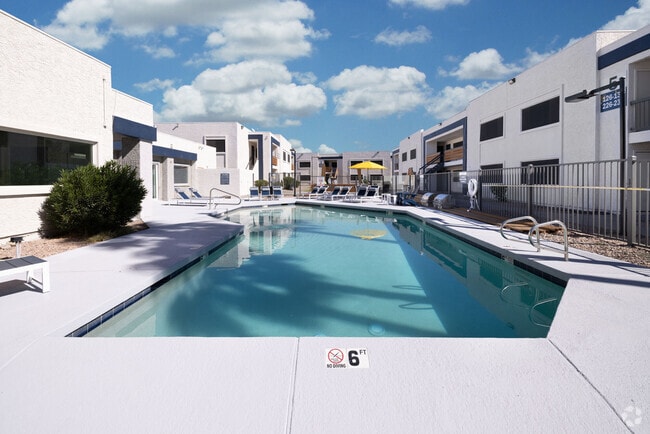 Building Photo - Celeste Glendale Rental