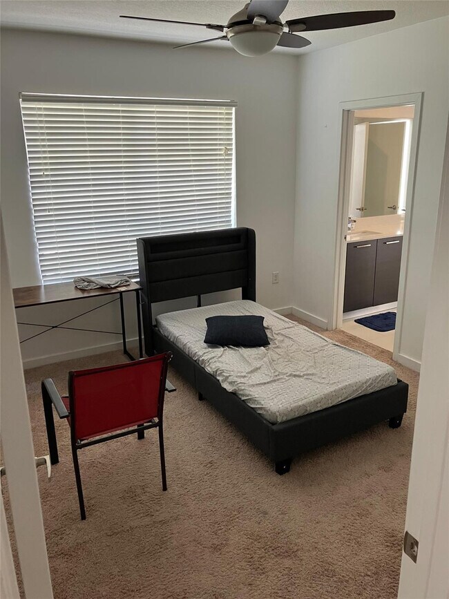 Photo - 3563 NW 13th St