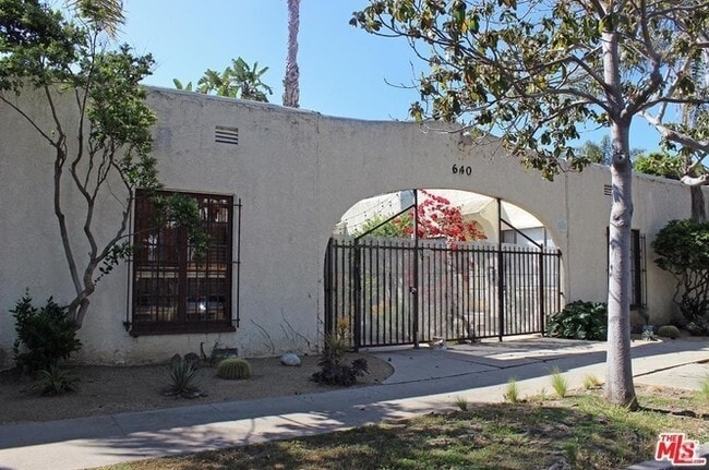 Building Photo - 640 Santa Clara Ave Rental