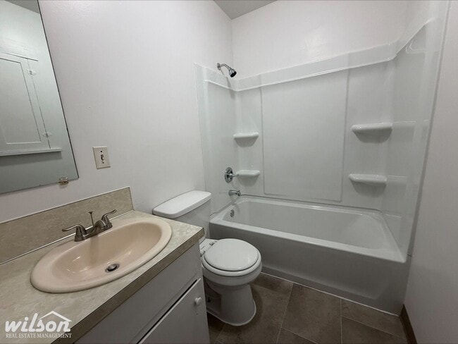 Photo - 1403 W Lincoln Ave Unit Main