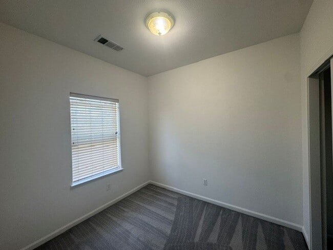 Photo - 3530 Brassie Dr