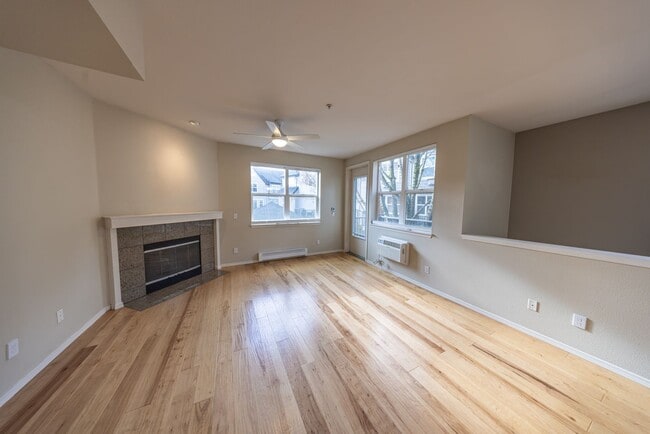 Photo - Townhome-Style Condo at Columbia Shores - 3 Bedroom