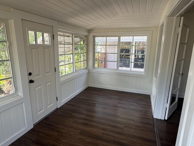 Photo - 427 N J St