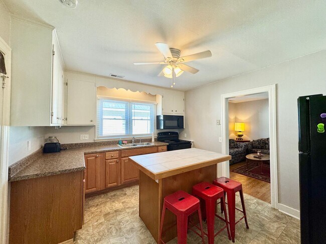 Photo - Fully Furnished/All Inclusive Rancher Near...