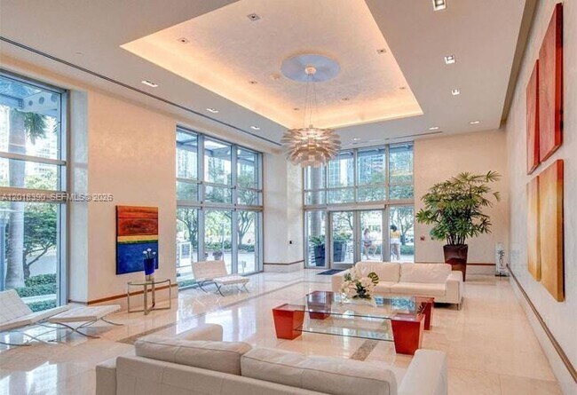 Building Photo - 1050 Brickell Ave Unit 2706