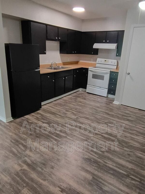 Photo - 515 E 7th St