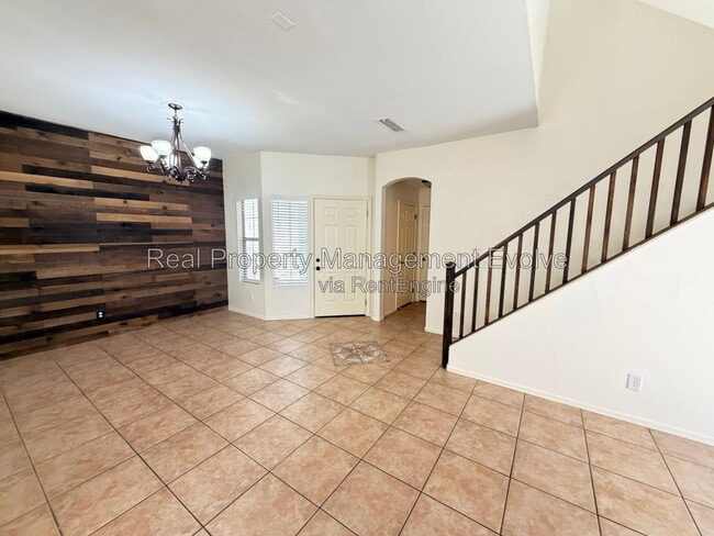 Photo - 2060 N 30th St