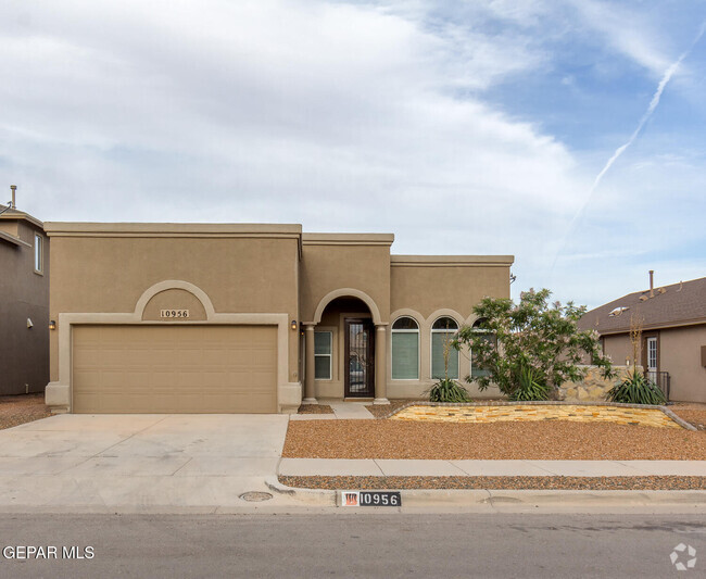 Building Photo - 10956 Ray Mena Ln Rental