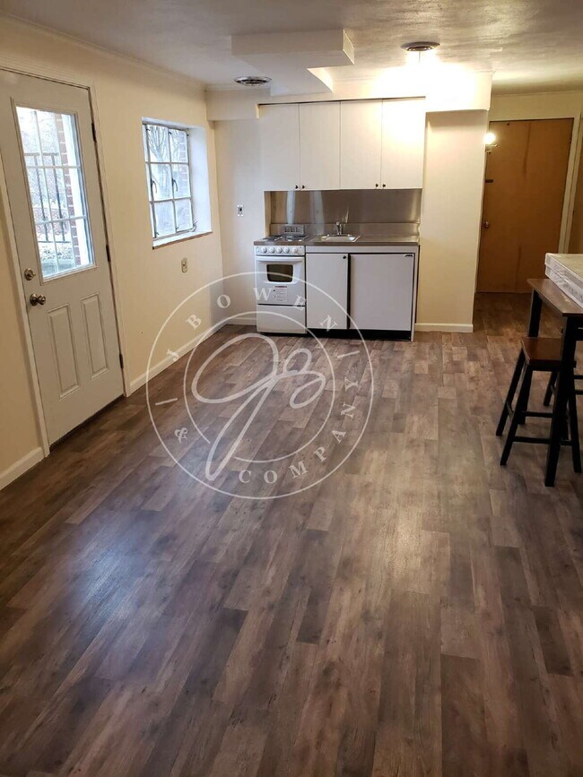 Photo - 1 Bedroom Efficiency in Ottawa Hills! All ... Unit #5