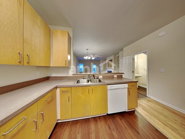 Photo - 129 Buchanan Ln