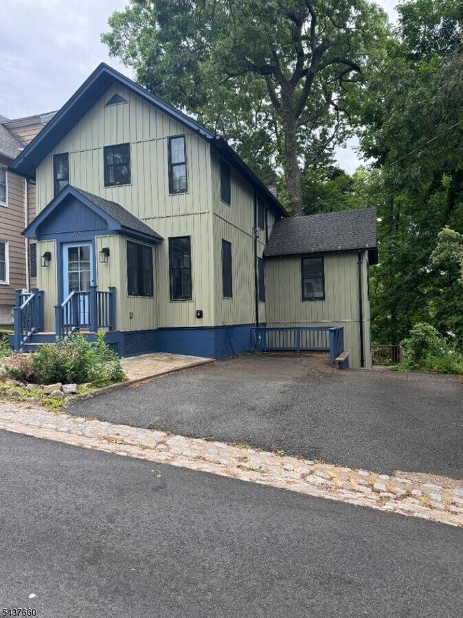 Photo - 42 St Johns Ave