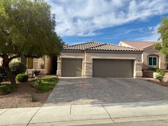 Building Photo - Single-Story Home with Solar, 3-Car Garage & Covered Patio
