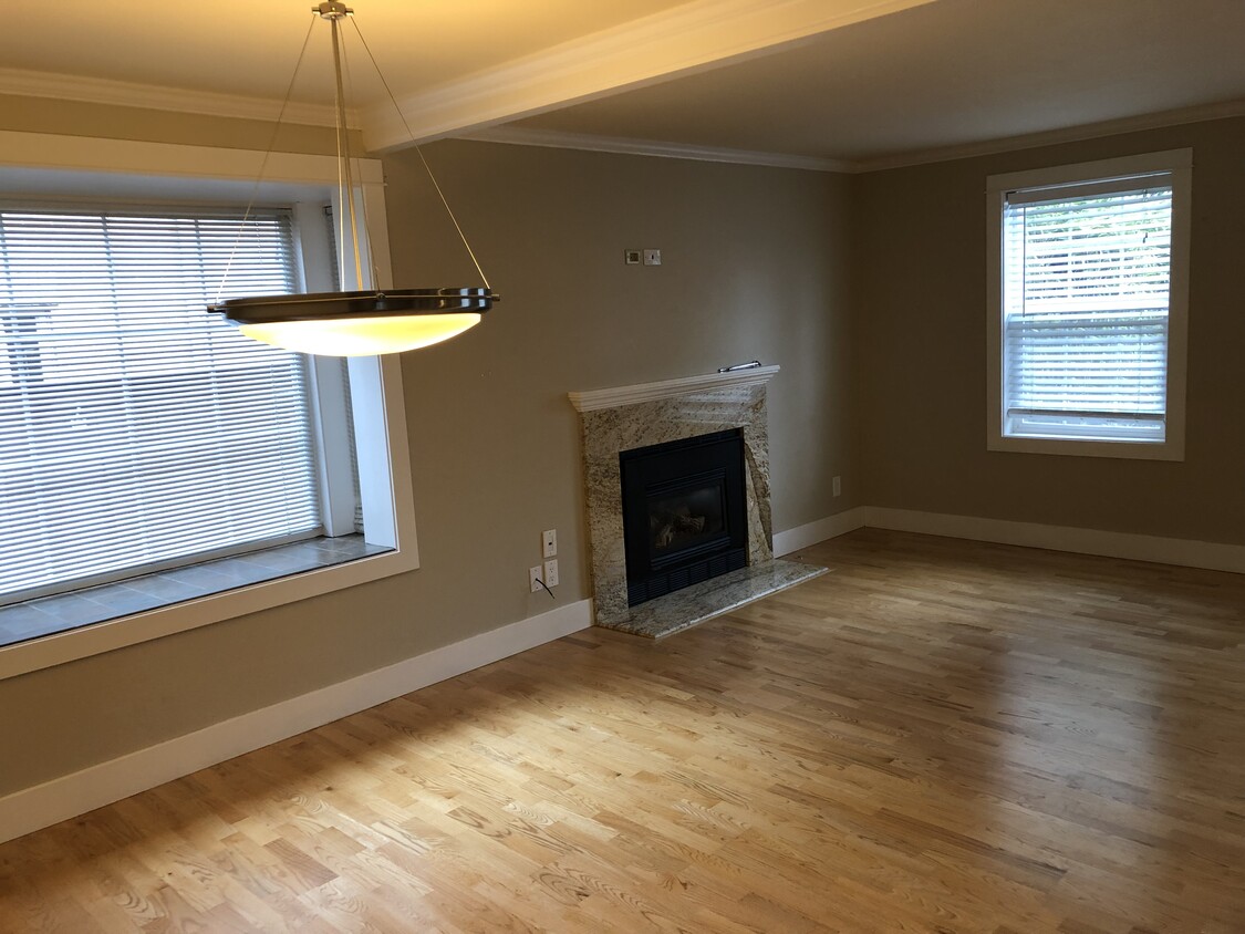 Photo - 144 Madrona Way NE (Bainbridge Island, WA)