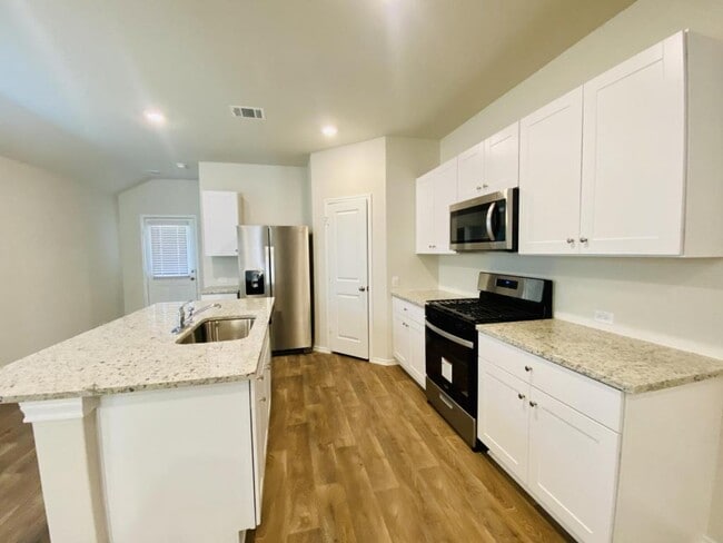 Photo - 22507 Green Jacket