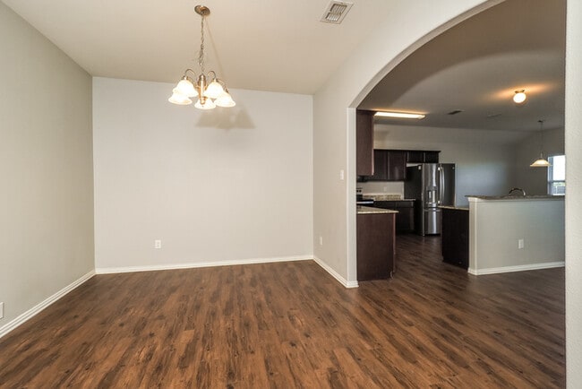 Photo - 300 Windmill Ct