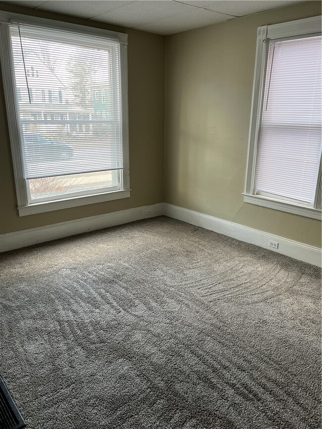 Photo - 627 W Water St