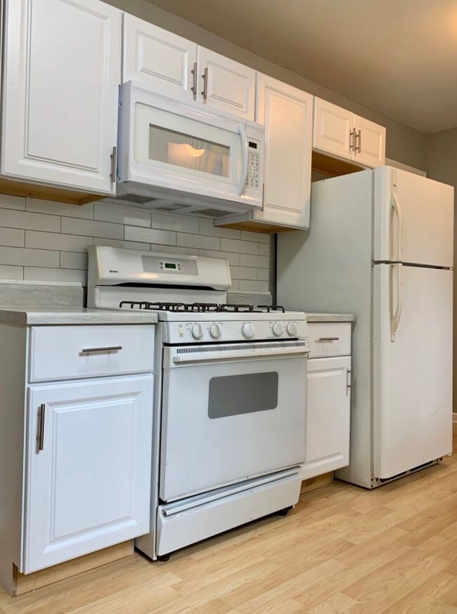 Building Photo - Spacious 4 Bedroom 1 Bath house in Crystal!!