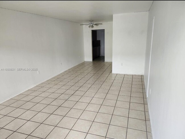 Photo - 501 77th St Unit 3