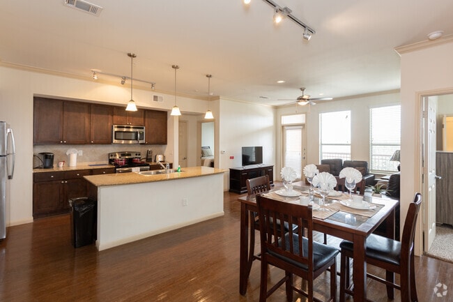 Building Photo - Faudree Ranch Apartments