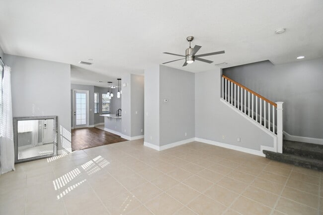 Photo - 531 Hedgewood Dr