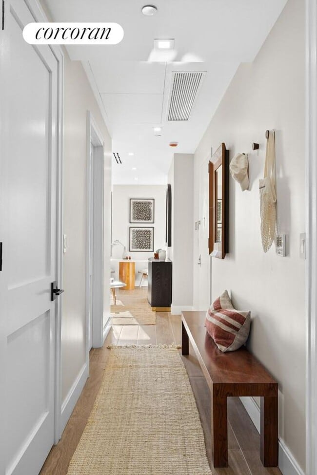 Photo - 760 Metropolitan Ave