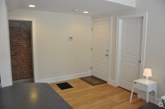 Building Photo - 836 Huntington Ave Unit 1 Rental