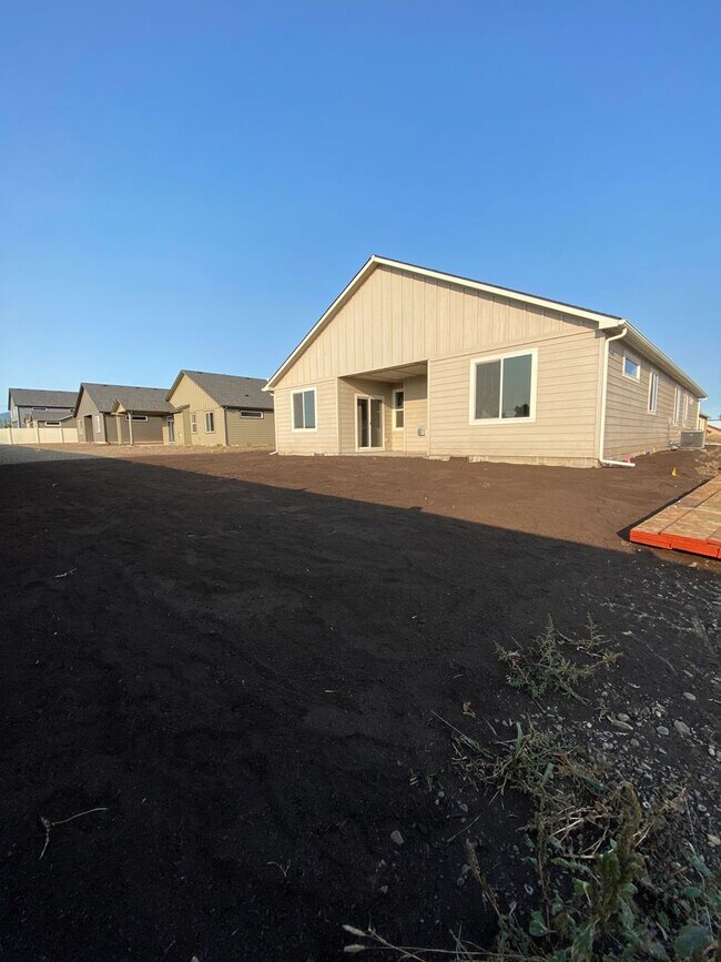 Photo - SINGLE FAMILY RANCHER ON ARROW LEAF (APP#146)