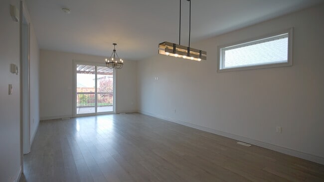 Photo - 89 Sanders Crescent