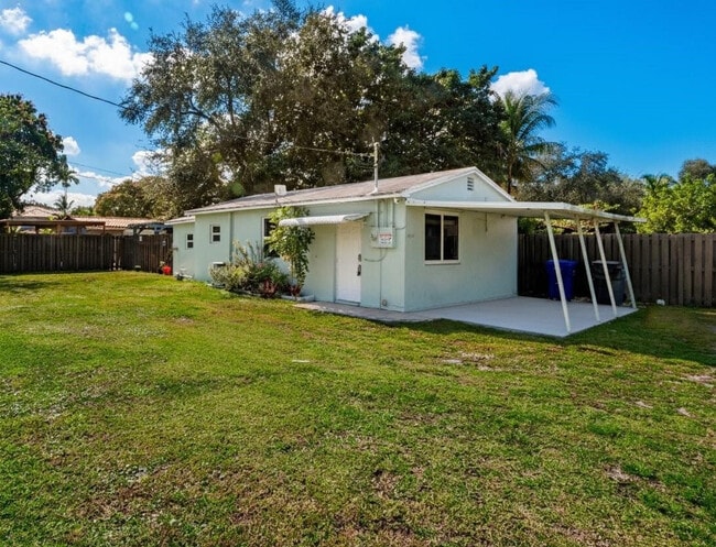 Building Photo - 5608 Buchanan St