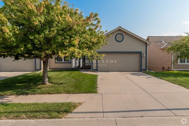 Building Photo - Ranch Townhome in Shadow View