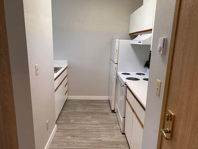 Photo - 334 Wells Ave S Unit 306