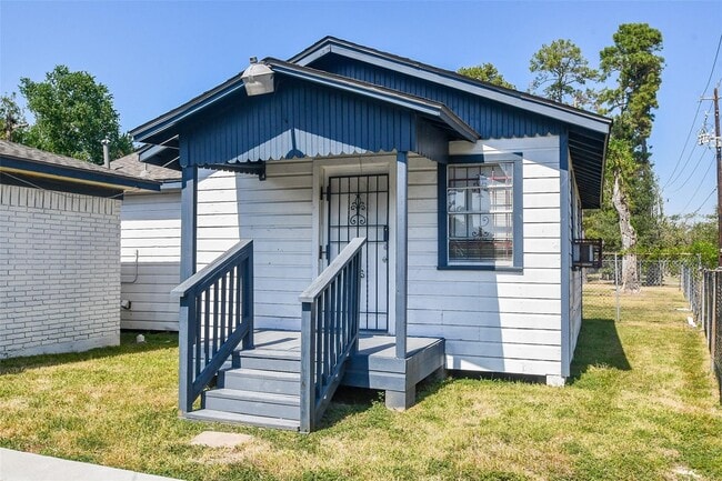 Building Photo - 8321 Homewood Ln