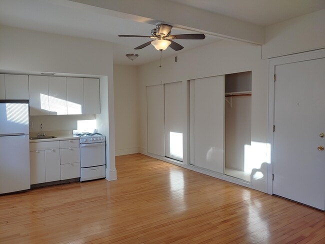 Photo - 1919 Dupont Ave S