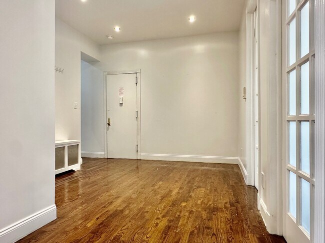 Photo - 523 W 135th St Unidad 2A