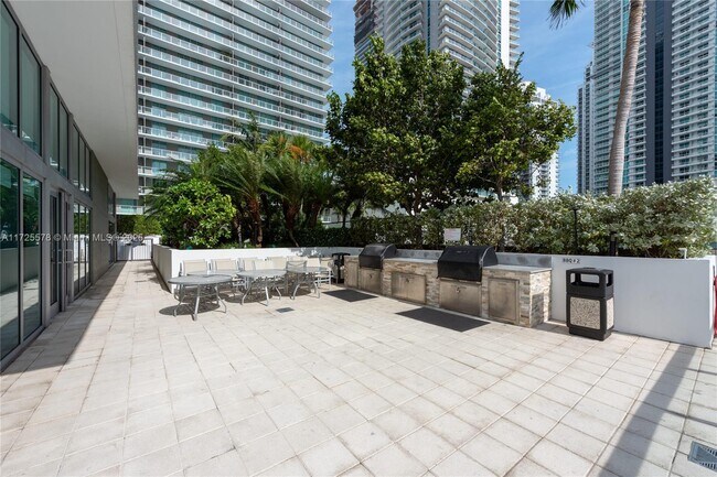 Photo - 79 SW 12th St